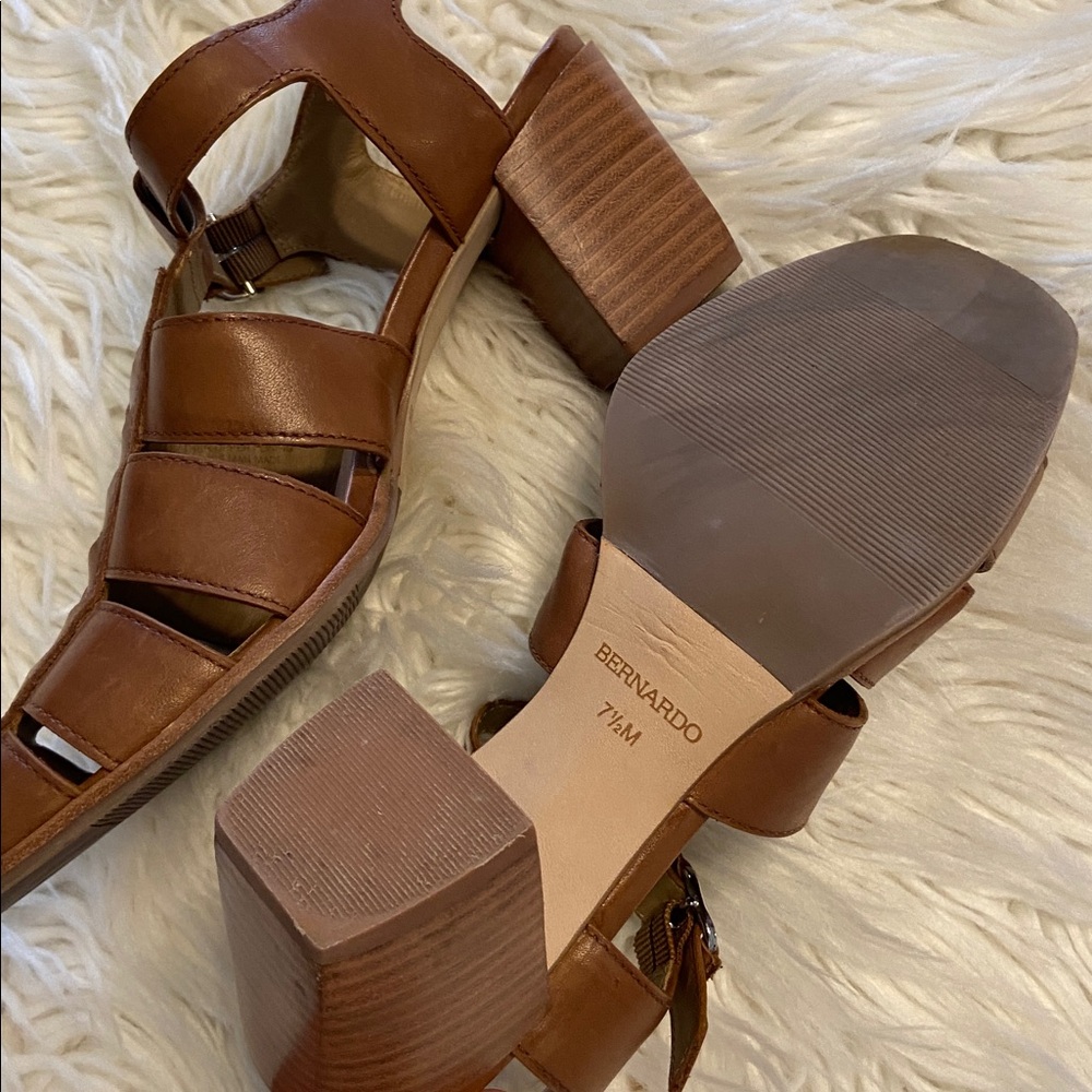 Bernardo Brown  Leather Block Heel Sandals size 7.5 excellent condition - Picture 10 of 12